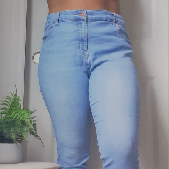 Old Navy Denim - ⚡️FLASH SALE⚡️Old Navy Super Skinny Jeans